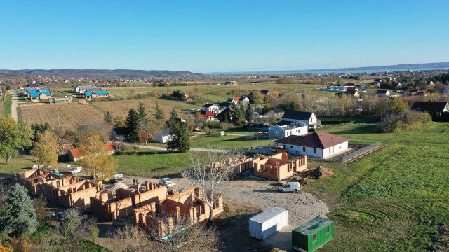 Eladó ikerház, Keszthelyen 128 M Ft, 3 szobás