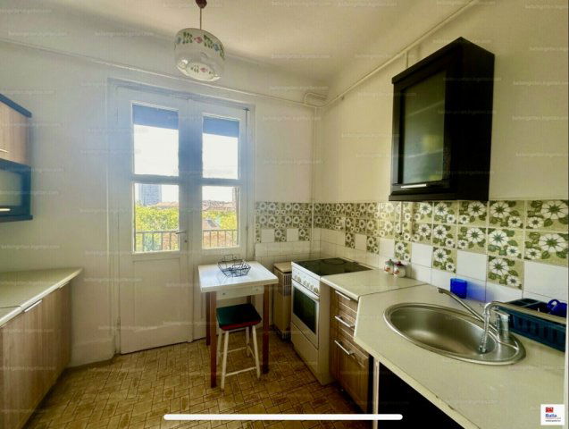 Eladó téglalakás, VIII. kerületben, Vajda Péter utcában