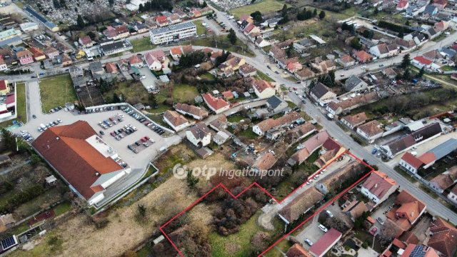 Eladó telek, Pápán 59.9 M Ft / költözzbe.hu