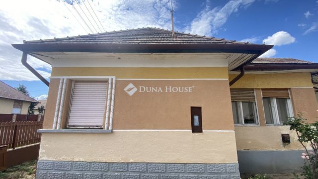 Eladó családi ház, Tápióbicskén 17.5 M Ft, 3 szobás