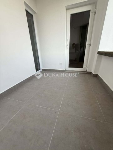 Eladó családi ház, Pécsett 89.9 M Ft, 4 szobás