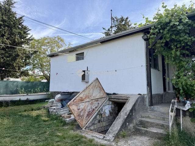 Eladó családi ház, Csopakon 82.9 M Ft, 2 szobás