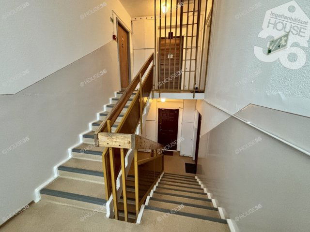 Eladó panellakás, Kiskunfélegyházán 32.9 M Ft, 3 szobás