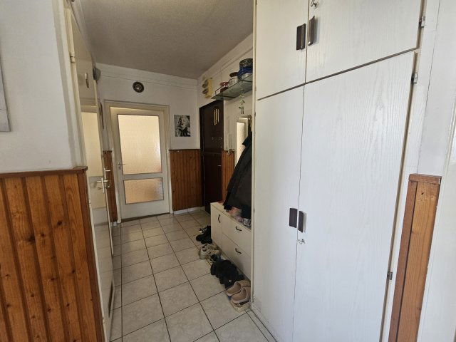 Eladó panellakás, Győrött 48.5 M Ft, 2+1 szobás