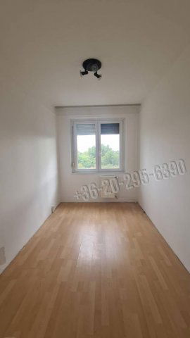 Eladó panellakás, Dunaújvárosban 29.9 M Ft, 1+1 szobás