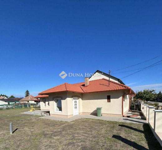 Eladó családi ház, Abonyban 34.9 M Ft, 2 szobás