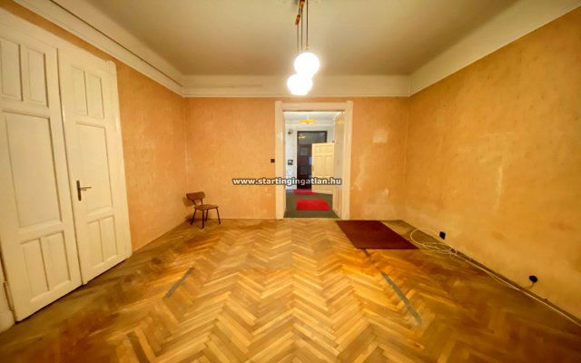 Eladó téglalakás, Budapesten, XIV. kerületben, Angol utcában