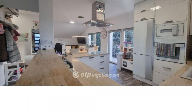 Eladó ikerház, Ürömön 124.9 M Ft, 5 szobás