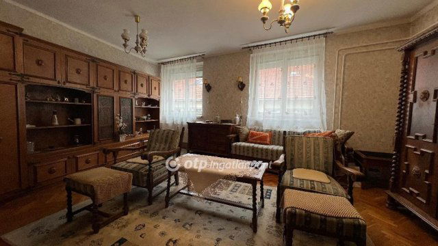 Eladó téglalakás, Egerben 79.9 M Ft, 1+2 szobás