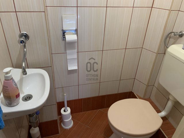 Eladó családi ház, Szirmabesenyőn 79.5 M Ft, 5 szobás