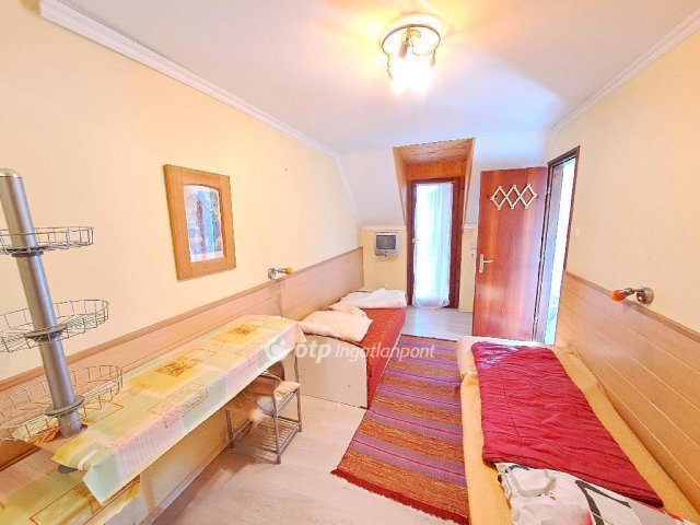 Eladó családi ház, Harkányban 75 M Ft, 9+2 szobás