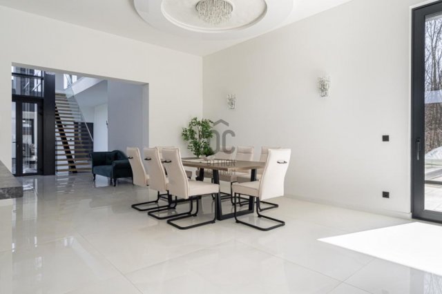 Eladó családi ház, Mogyoródon 550 M Ft, 7 szobás