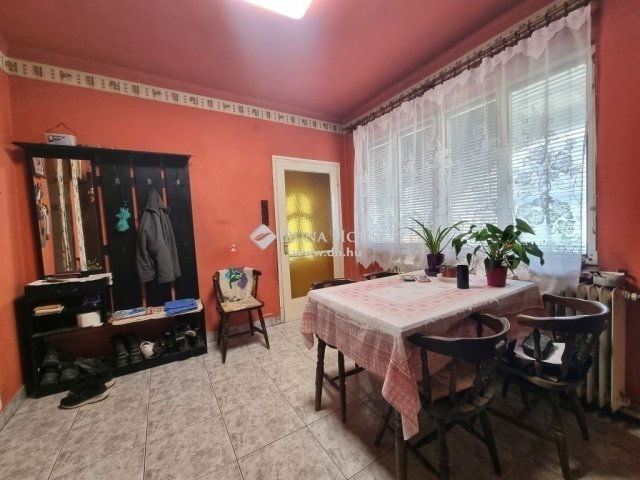 Eladó családi ház, Tápiószecsőn 54.9 M Ft, 3 szobás