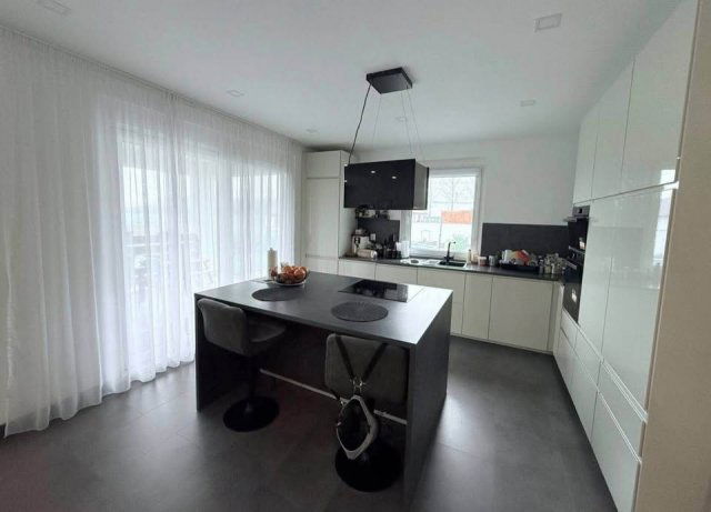 Eladó családi ház, Hajdúsámsonon 159.9 M Ft, 5 szobás