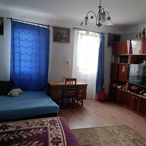 Eladó családi ház, Pápán 25 M Ft, 1+2 szobás
