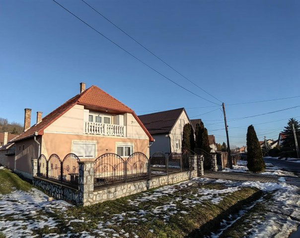 Eladó családi ház, Múcsonyban 74.9 M Ft, 4 szobás