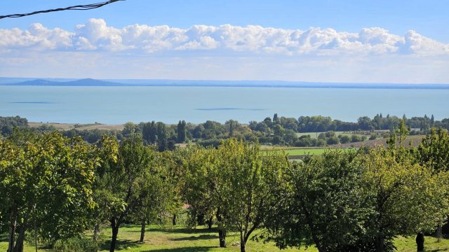 Eladó nyaraló, Balatonedericsen 200 M Ft, 4 szobás