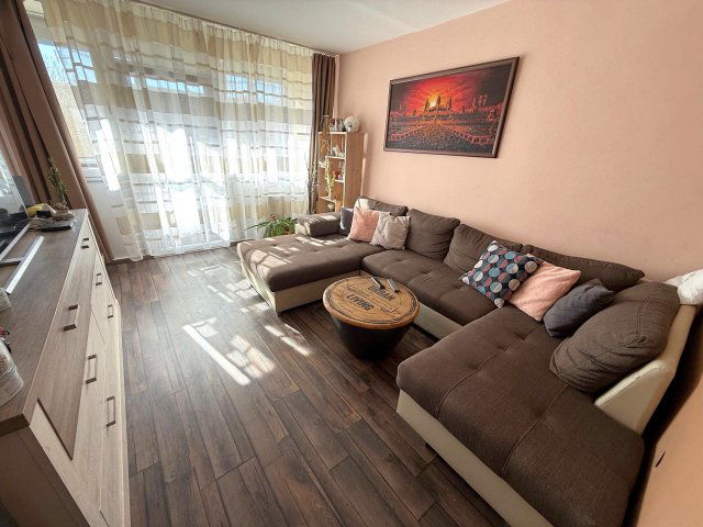 Eladó panellakás, Pécsett, Kis-réti úton 58.9 M Ft, 3+1 szobás