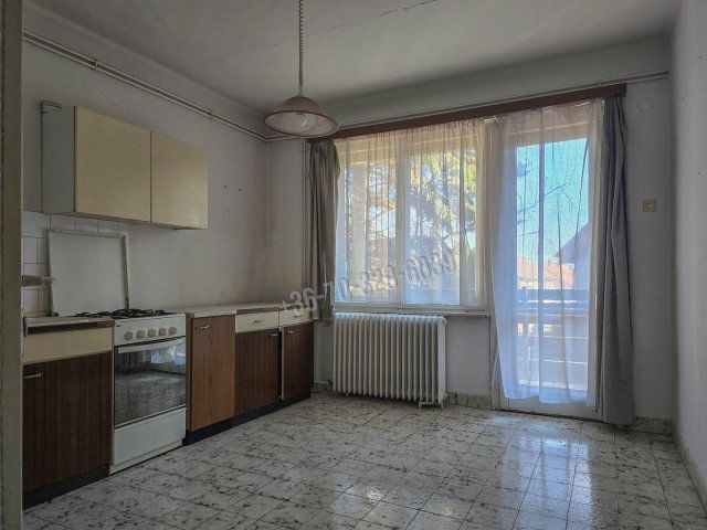 Eladó téglalakás, Sopronban 65 M Ft, 3 szobás