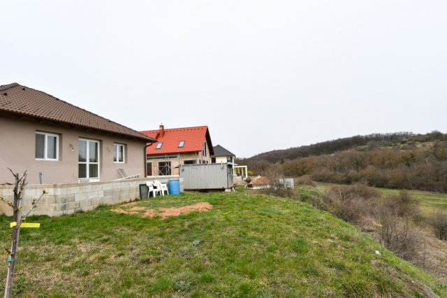 Eladó családi ház, Szentkirályszabadján 105.99 M Ft, 2+4 szobás