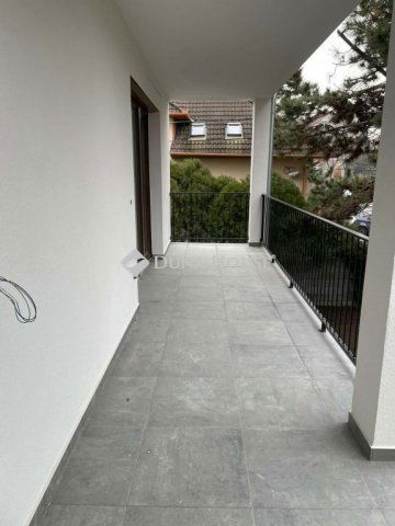 Eladó téglalakás, Pécsett 125.548 M Ft, 3 szobás