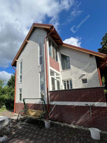 Eladó családi ház, Győrött 135 M Ft, 6 szobás