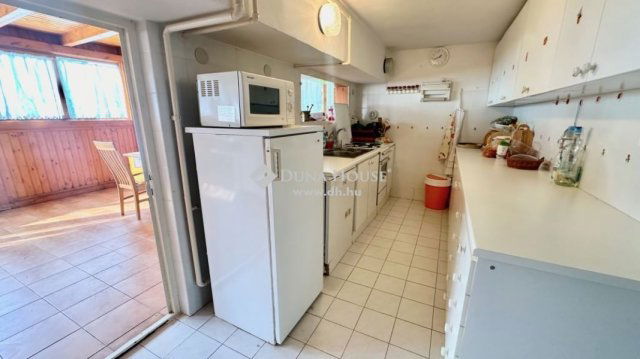 Eladó családi ház, Balatonfenyvesen 430 M Ft, 4 szobás