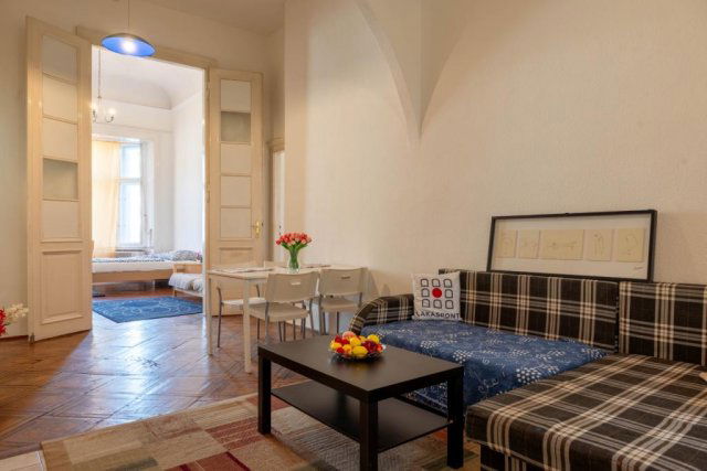 Kiadó téglalakás, albérlet, V. kerületben, Károly körúton