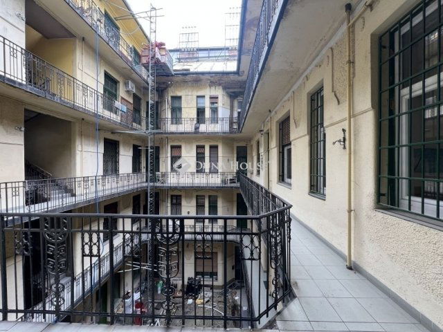 Eladó téglalakás, Budapesten, VI. kerületben 206.25 M Ft