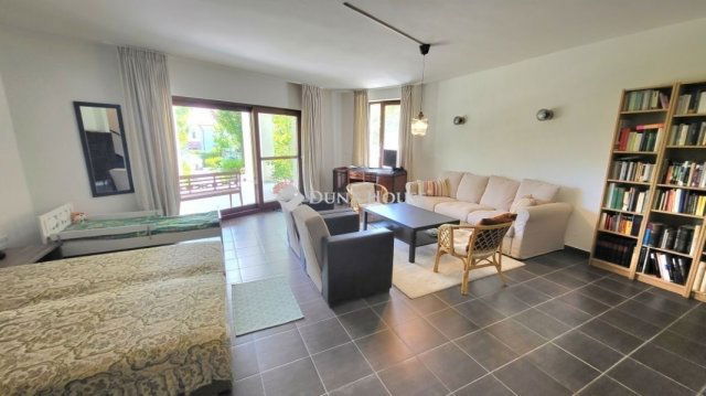 Eladó családi ház, Csobánkán 239 M Ft, 6 szobás