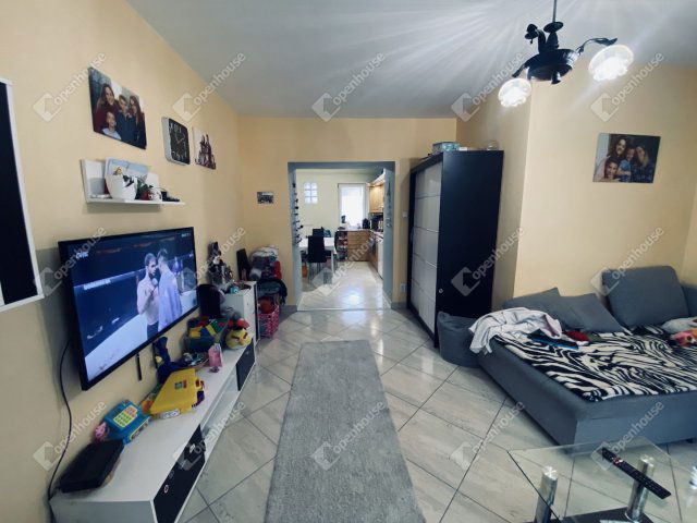 Eladó családi ház, Szegeden 85.99 M Ft, 5 szobás
