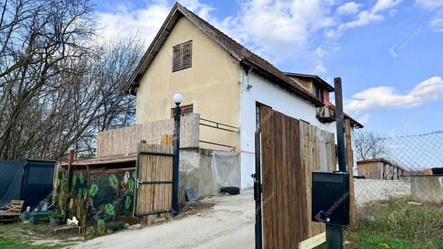 Eladó családi ház, Monoron 79 M Ft, 4 szobás
