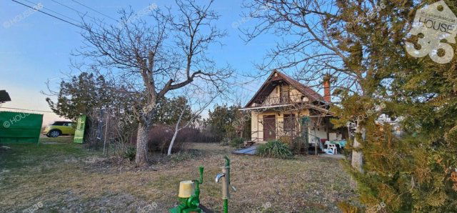 Eladó nyaraló, Csongrádon 21.9 M Ft, 3 szobás