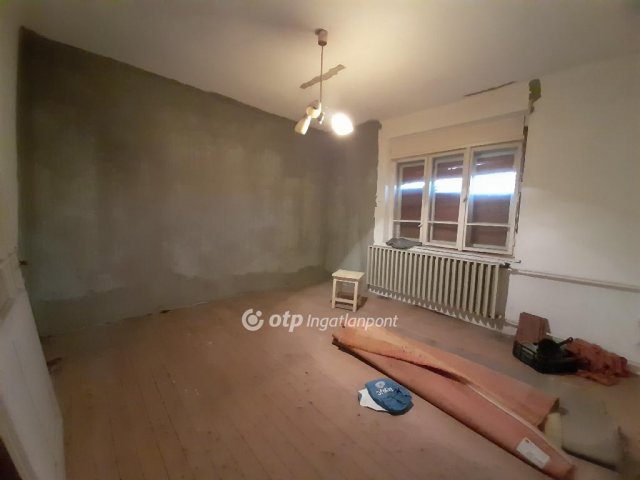 Eladó családi ház, Tiszakanyáron 8 M Ft, 2 szobás