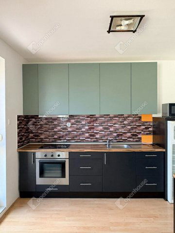 Eladó téglalakás, Győrött 69.5 M Ft, 3 szobás