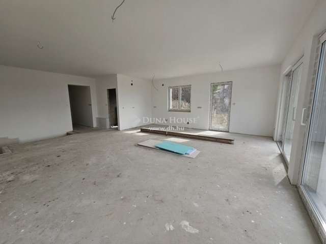 Eladó családi ház, Szentendrén 215 M Ft, 5 szobás
