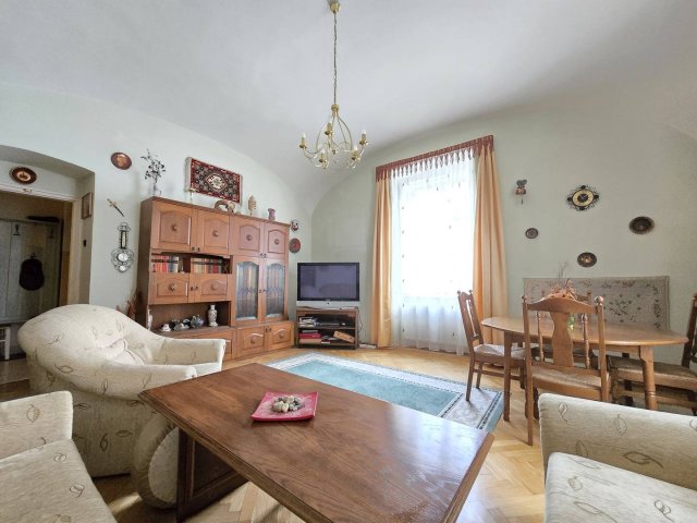 Eladó téglalakás, Pécsett 94.9 M Ft, 3 szobás
