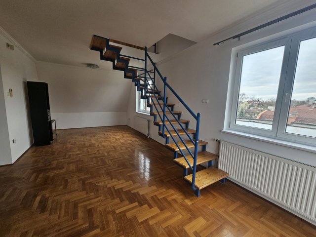 Kiadó téglalakás, albérlet, Debrecenben 300 E Ft / hó, 4 szobás