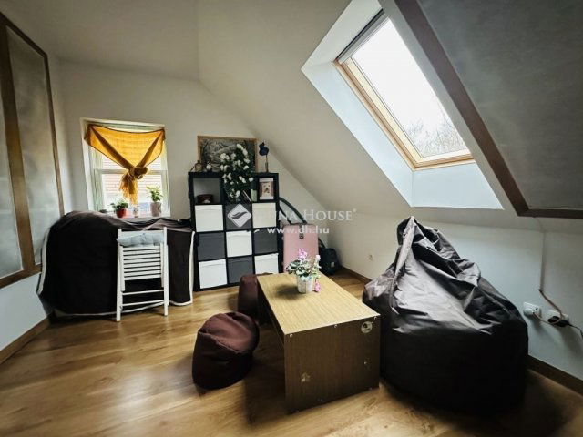 Eladó családi ház, Pilismaróton 238.1 M Ft, 12 szobás