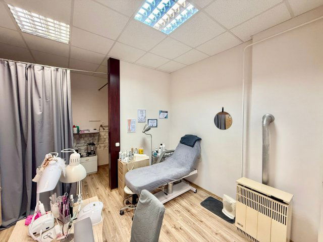 Eladó üzlethelyiség, Celldömölkön, Sági utcában 16.5 M Ft