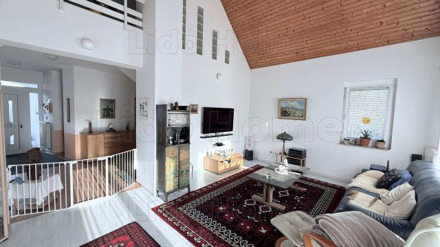 Eladó családi ház, Balatonszentgyörgyön 145.5 M Ft, 7 szobás