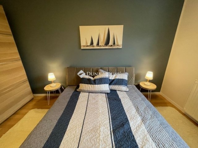 Kiadó téglalakás, albérlet, Pécsett 490 E Ft / hó, 4 szobás