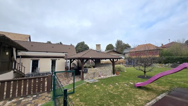 Eladó családi ház, Dunavarsányban 159.999 M Ft, 4+2 szobás