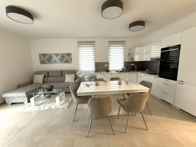 Kiadó családi ház, albérlet, Kecskeméten 595 E Ft / hó