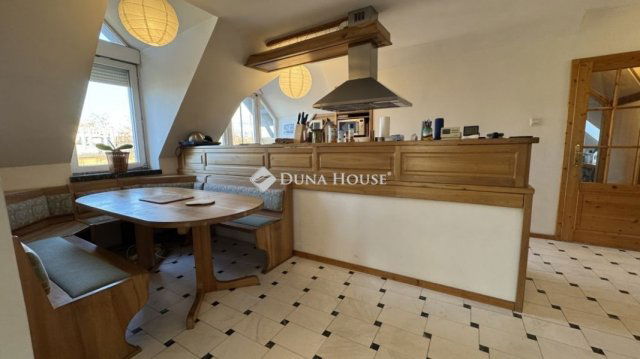 Eladó téglalakás, Budapesten, III. kerületben 128 M Ft, 5 szobás