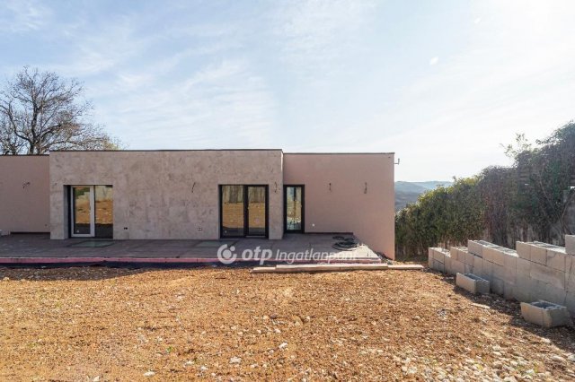 Eladó ikerház, Budapesten, II. kerületben 299.9 M Ft, 4 szobás