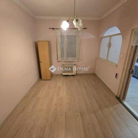 Eladó téglalakás, Kecskeméten 19.5 M Ft, 1 szobás