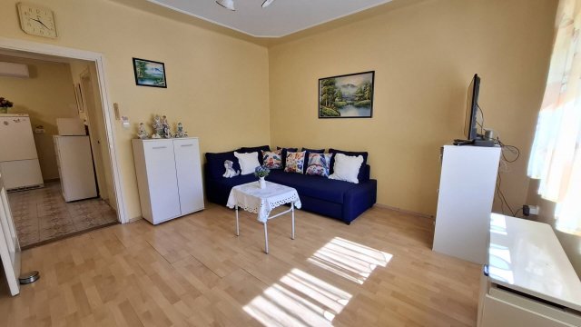 Eladó családi ház, Szigetszentmártonban 64.9 M Ft, 2 szobás