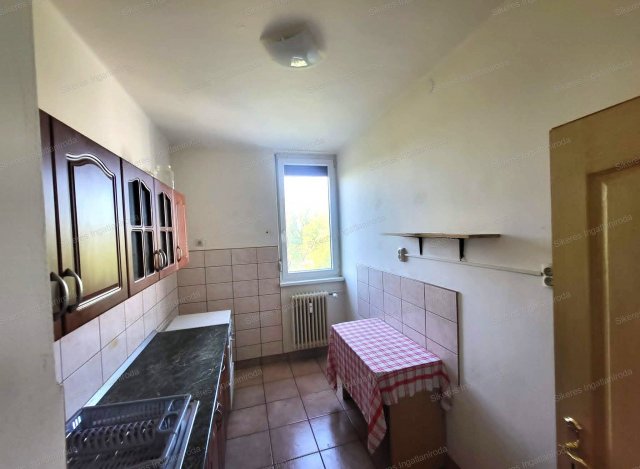 Kiadó téglalakás, albérlet, Tatabányán 180 E Ft / hó