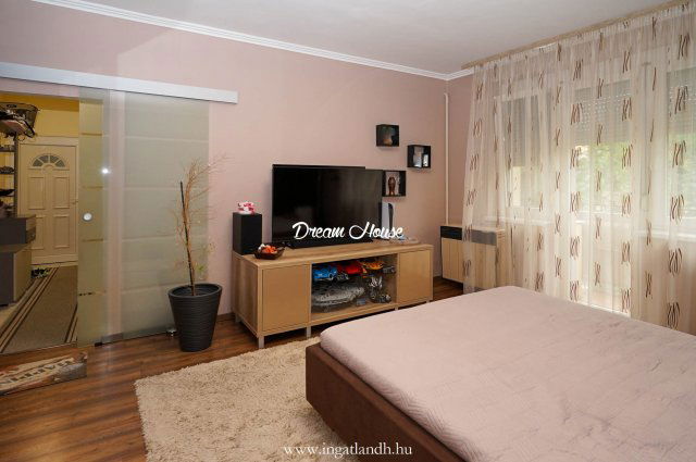 Kiadó téglalakás, albérlet, Nyíregyházán 130 E Ft / hó